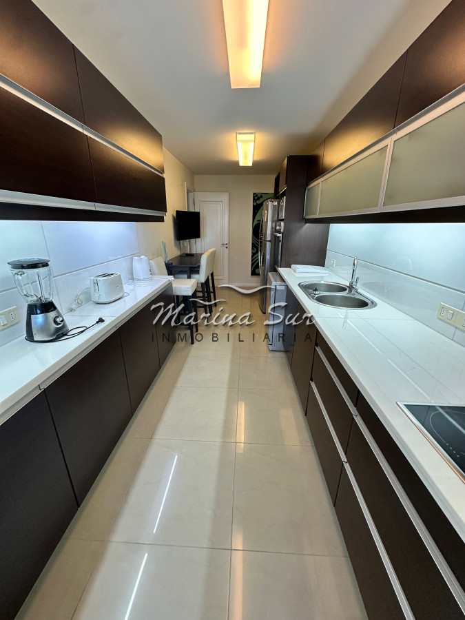 Apartamento ID.19 - Apartamento de tres dormitorios en primera fila Playa Brava, Edificio Torre Imperiale.