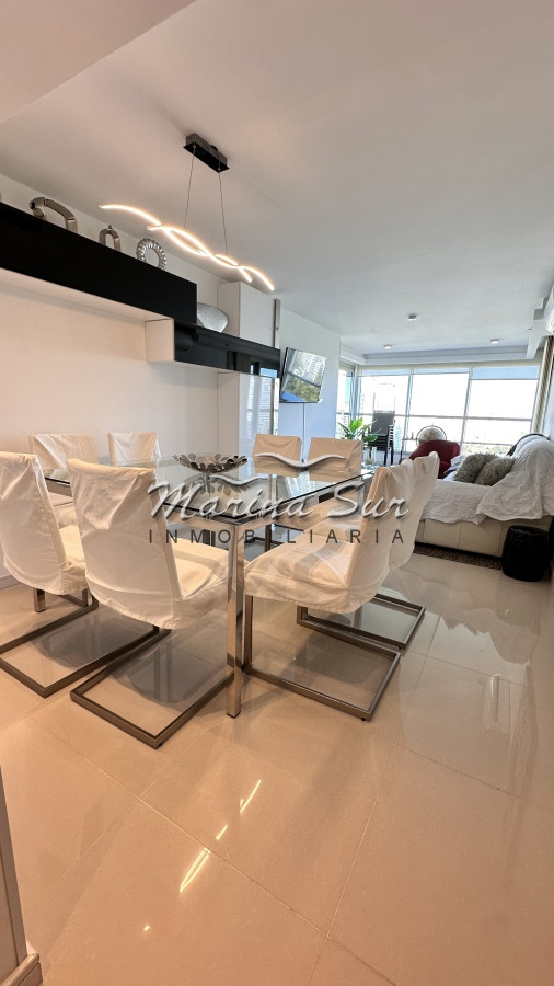 Apartamento ID.95 - Venta 2 Dormitorios en suite  mas dependencia y toilette Playa Brava 