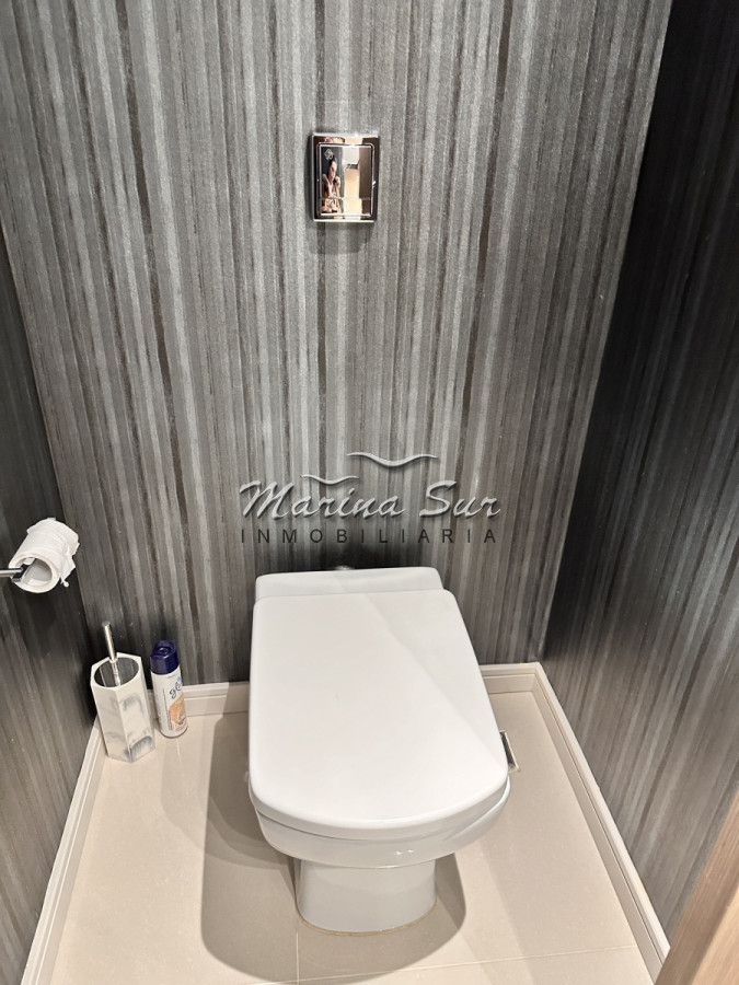 Apartamento ID.95 - Venta 2 Dormitorios en suite  mas dependencia y toilette Playa Brava 