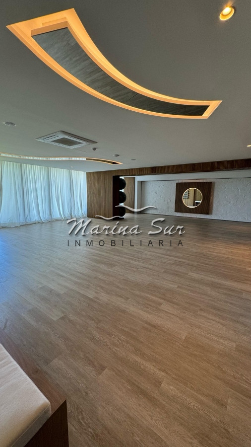 Apartamento ID.72 - Venta Apartamento Surfside 3 Dormitorios Piso Alto Sin Amoblar