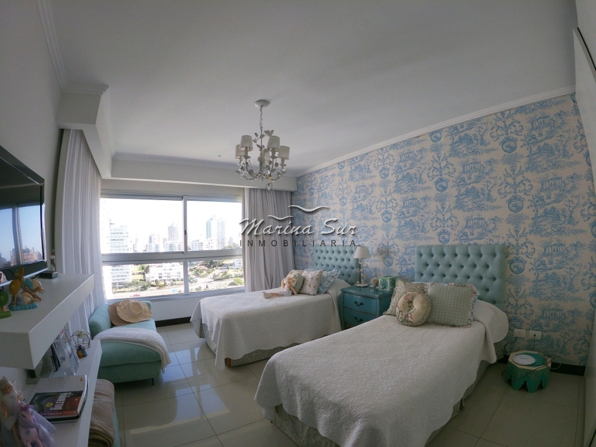 Apartamento ID.15 - Espectacular unidad de tres dormitorios en suite y dependencia de servicio que forma parte de uno de los edificios más exclusivos de Punta del Este