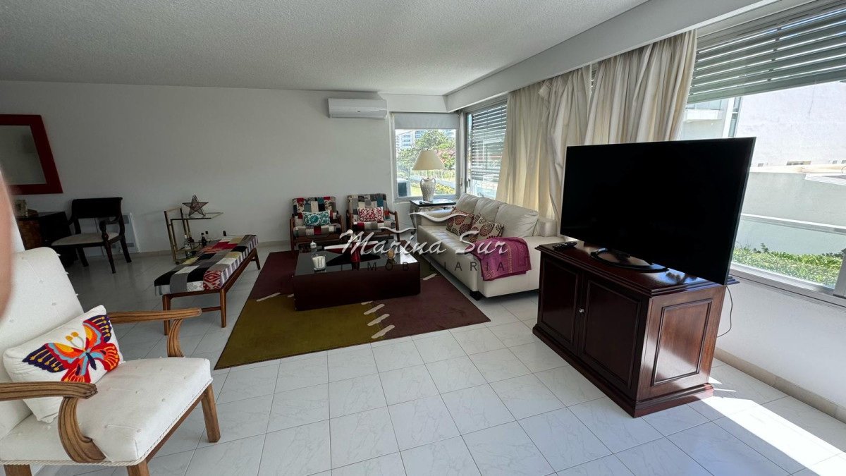 Apartamento ID.79 - Venta 3 dormitorios Playa Brava Tiburón 1