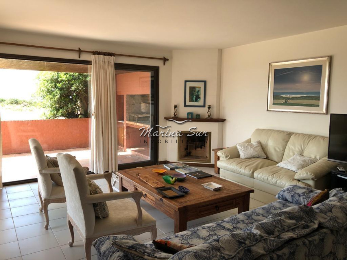 Apartamento ID.226 - En venta Edificio Barrenada Manantiales 3 Dormitorios y Servicio