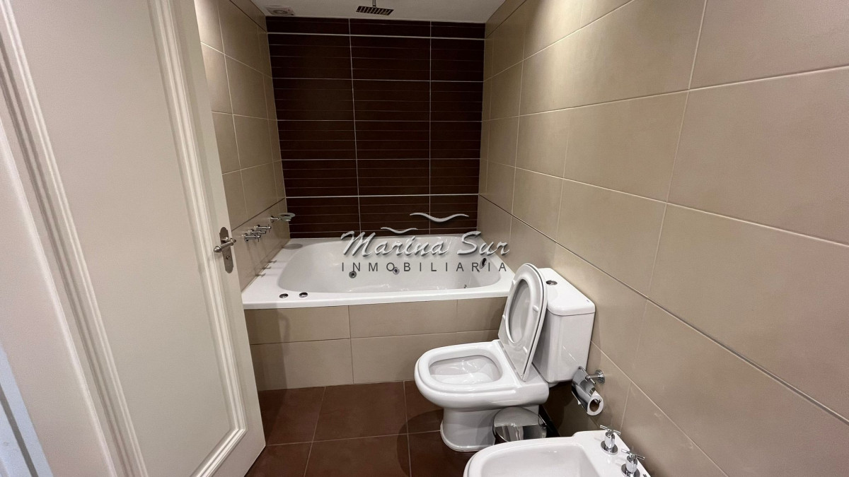 Apartamento ID.18 - Alquilo por temporada apartamento de tres dormitorios con todos los servicios del edificio Imperiale III.