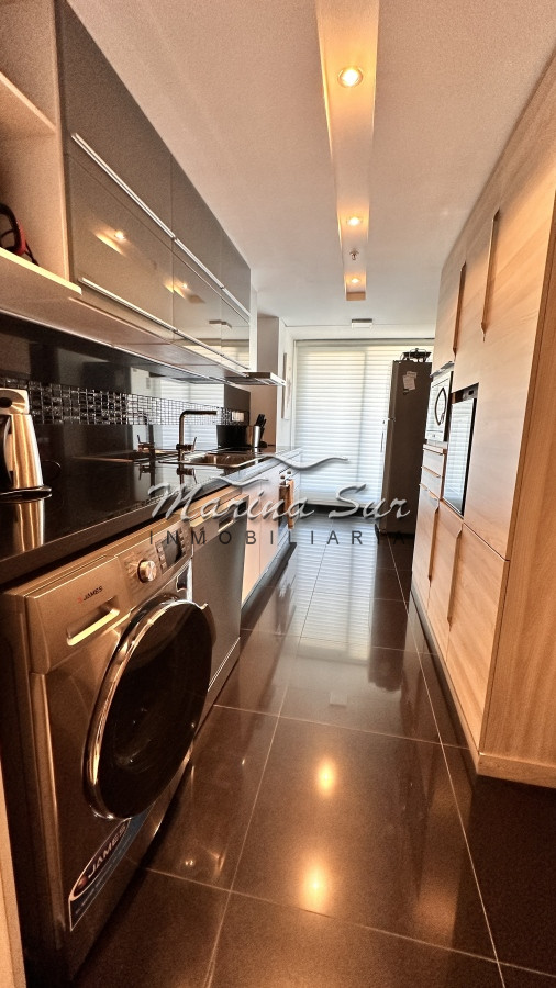 Apartamento ID.95 - Venta 2 Dormitorios en suite  mas dependencia y toilette Playa Brava 