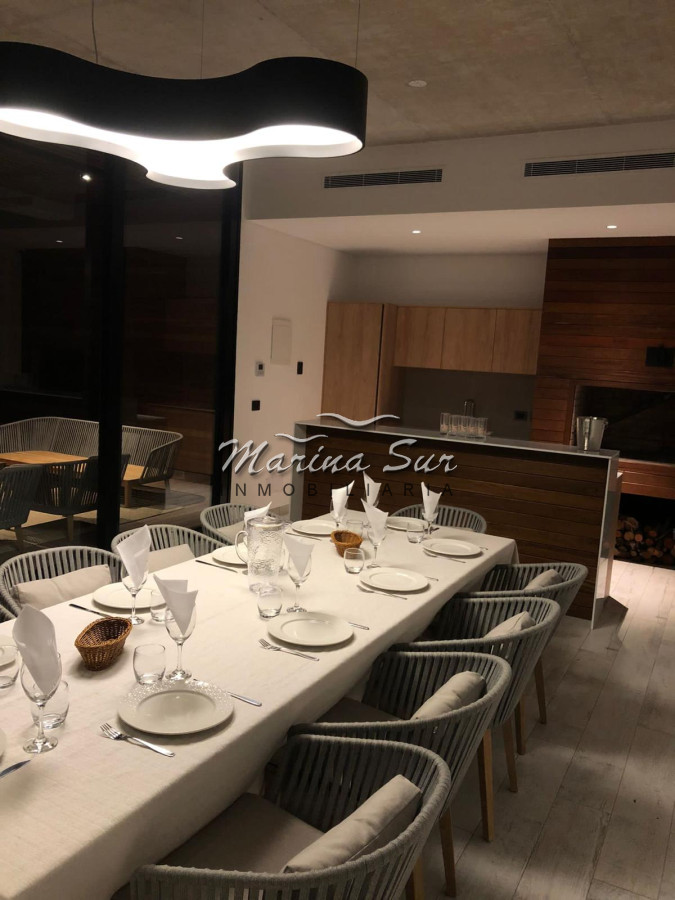 Apartamento ID.76 - En Venta y Alquiler Temporario Surfside 3 Dormitorios 4 Baños