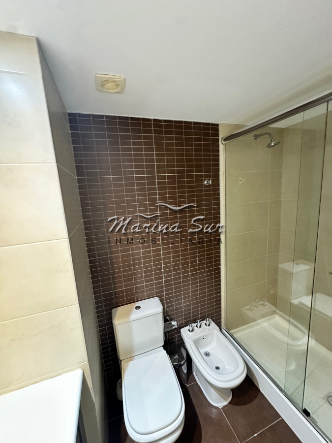 Apartamento ID.19 - Apartamento de tres dormitorios en primera fila Playa Brava, Edificio Torre Imperiale.