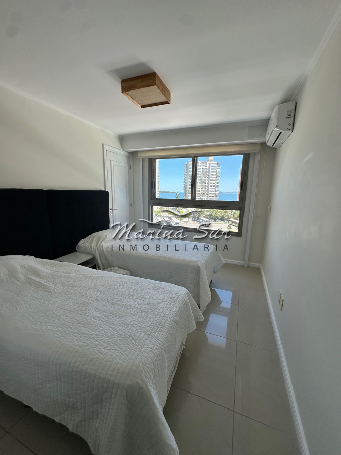 Apartamento ID.19 - Apartamento de tres dormitorios en primera fila Playa Brava, Edificio Torre Imperiale.