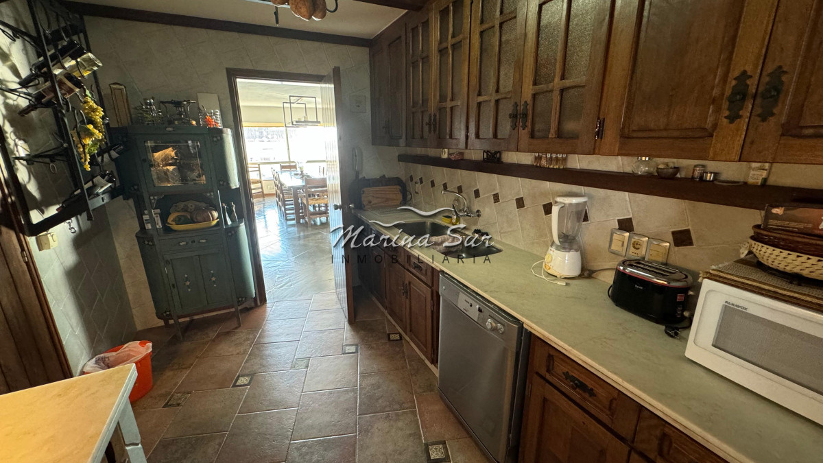 Apartamento ID.168 - Alquiler temporario edificio Monarca 4 Dormitorios en suite