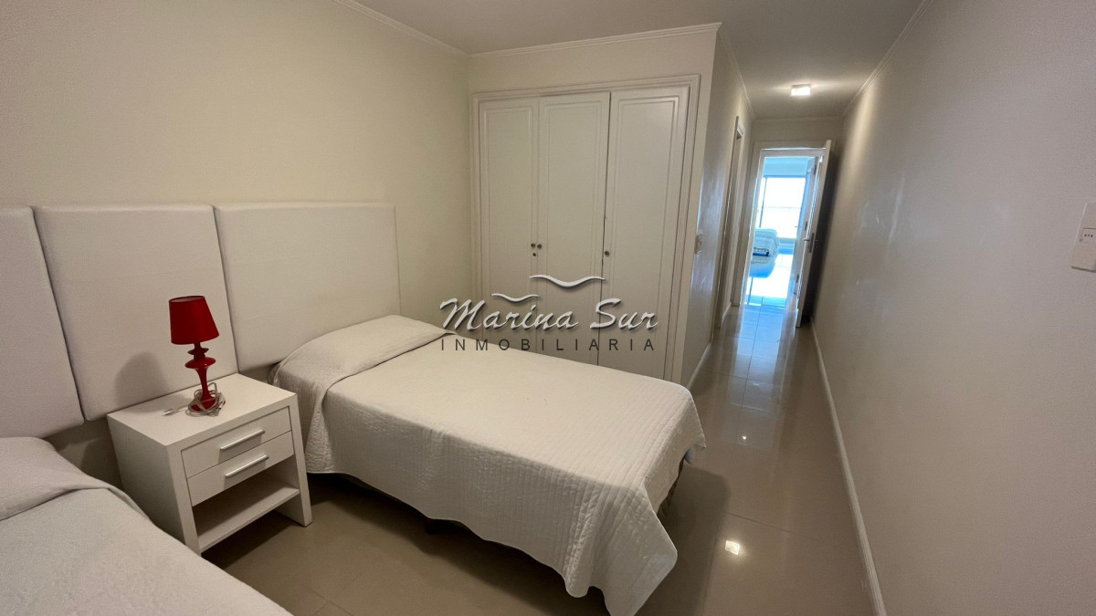 Apartamento ID.18 - Alquilo por temporada apartamento de tres dormitorios con todos los servicios del edificio Imperiale III.