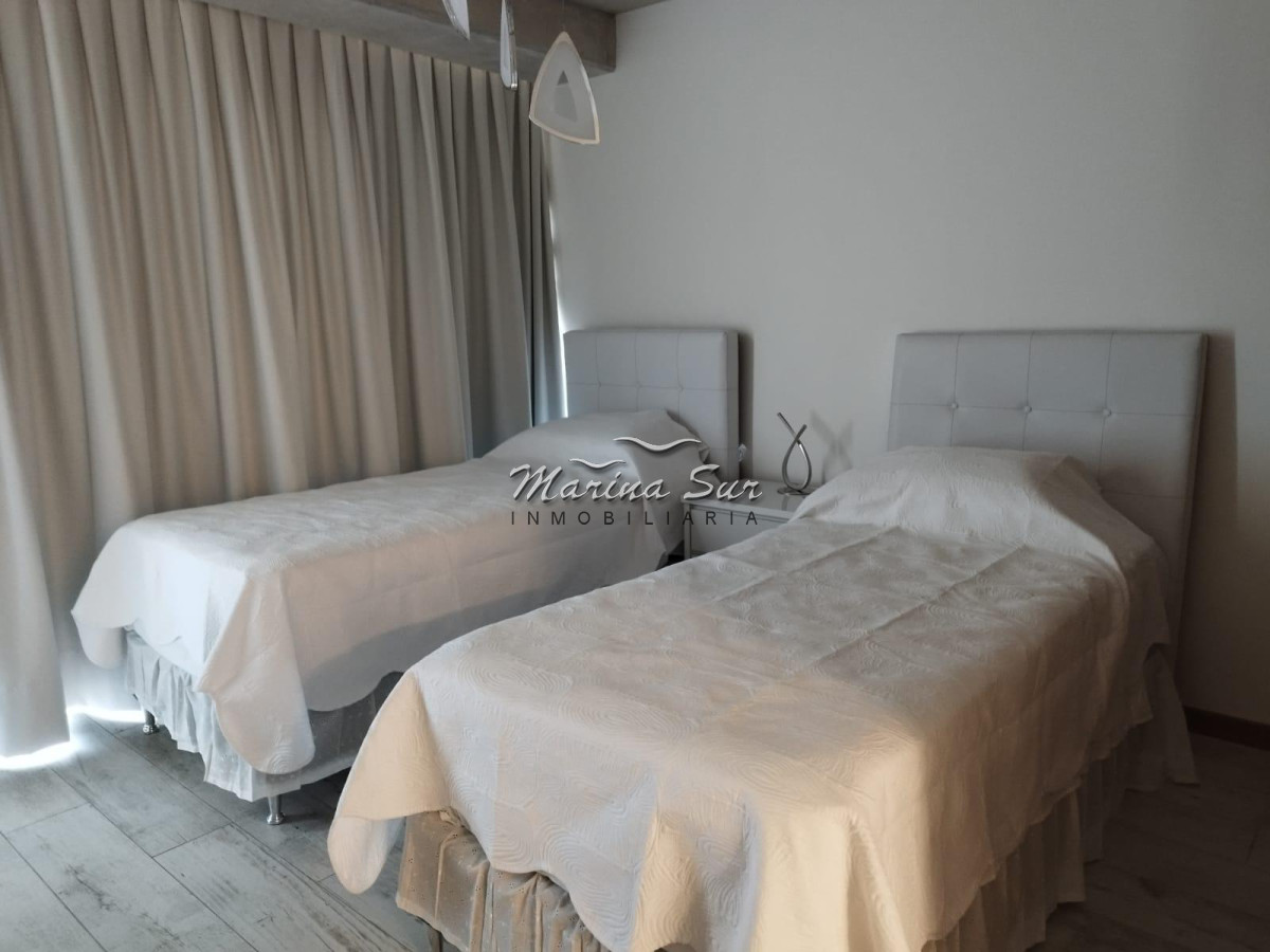 Apartamento ID.76 - En Venta y Alquiler Temporario Surfside 3 Dormitorios 4 Baños