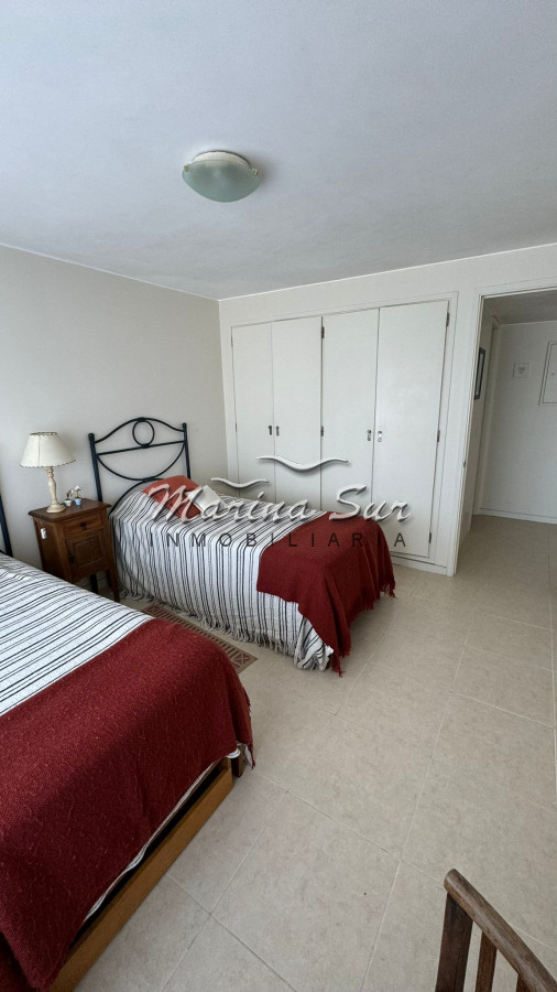Apartamento ID.124 - Alquiler de Verano- Tiburón 1 - 3 dormitorios más servicio con baño
