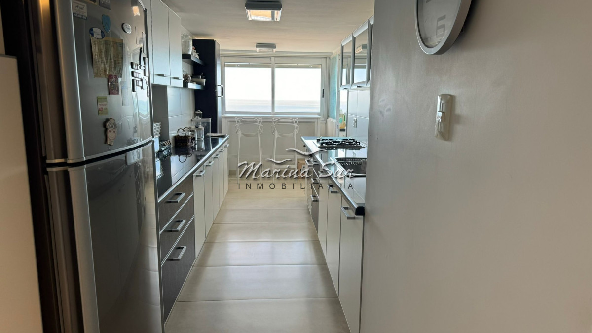 Apartamento ID.204 - Primera Fila Tiburon 1 - 3 dormitorios más servicio completo