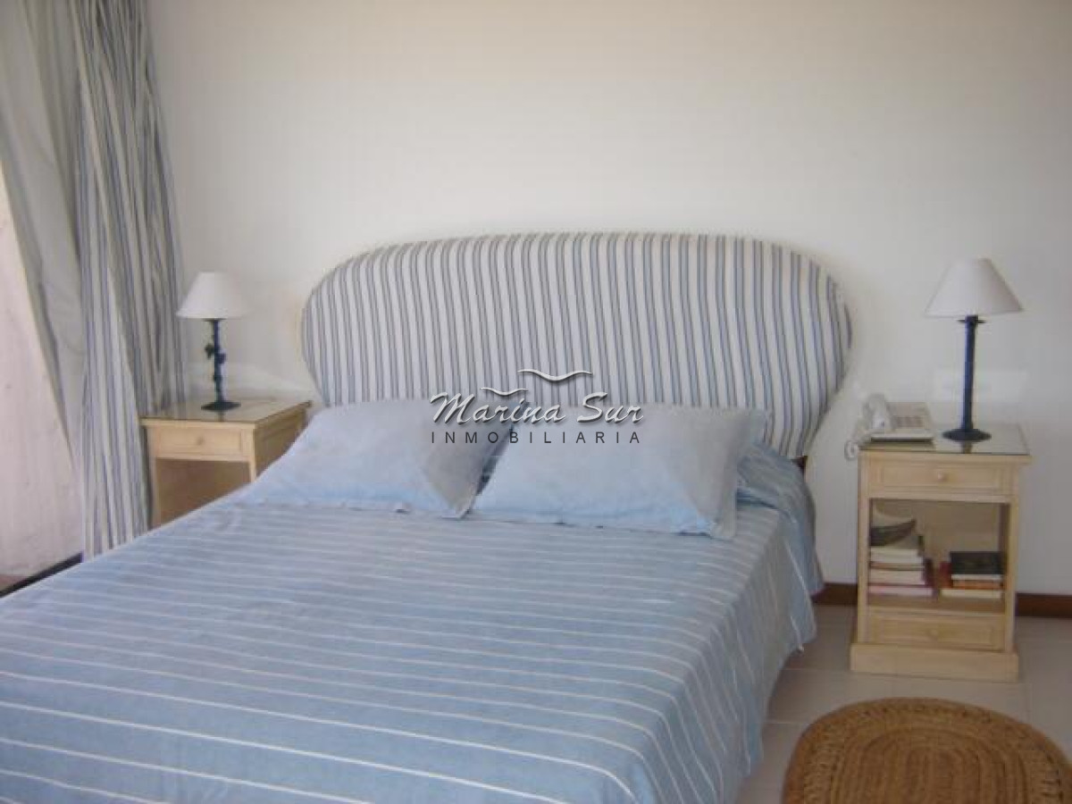 Apartamento ID.226 - En venta Edificio Barrenada Manantiales 3 Dormitorios y Servicio