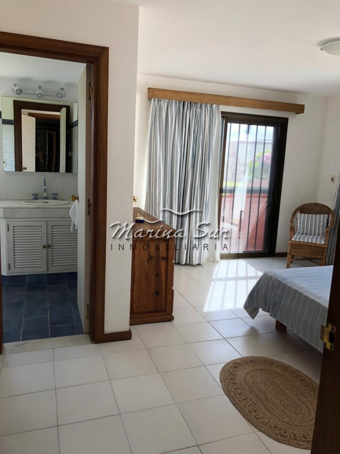Apartamento ID.226 - En venta Edificio Barrenada Manantiales 3 Dormitorios y Servicio