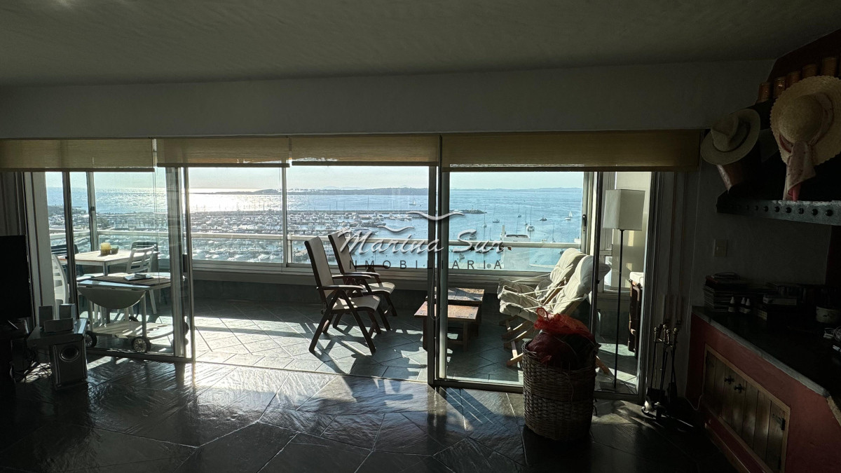 Apartamento ID.168 - Alquiler temporario edificio Monarca 4 Dormitorios en suite