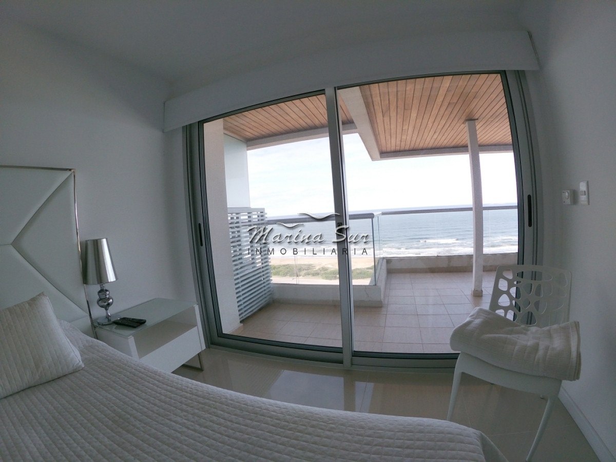 Apartamento ID.31 - Apartamento con terraza a Playa Brava a la venta, excelente ubicación y amenities. Playa Brava, Punta del Este, Uruguay.