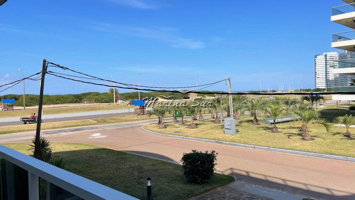 Apartamento ID.98 - Venta Departamento 3 dormitorios mas dependencia, Parada 6 Playa Brava 