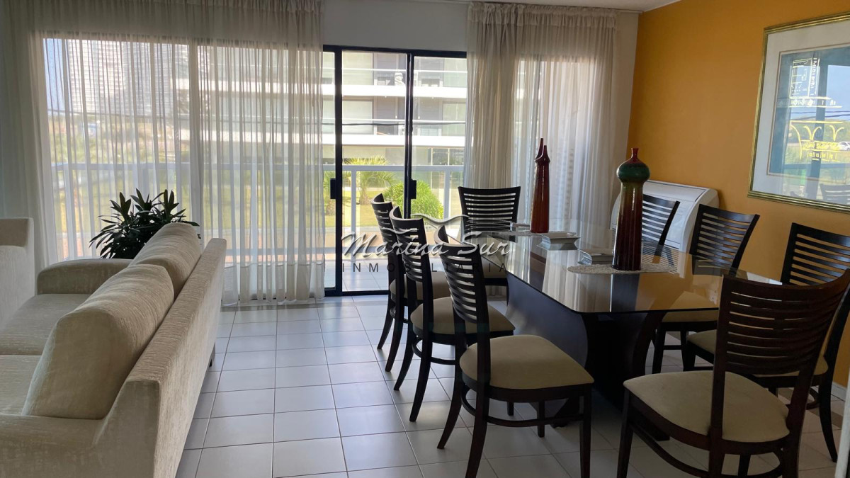 Apartamento ID.98 - Venta Departamento 3 dormitorios mas dependencia, Parada 6 Playa Brava 