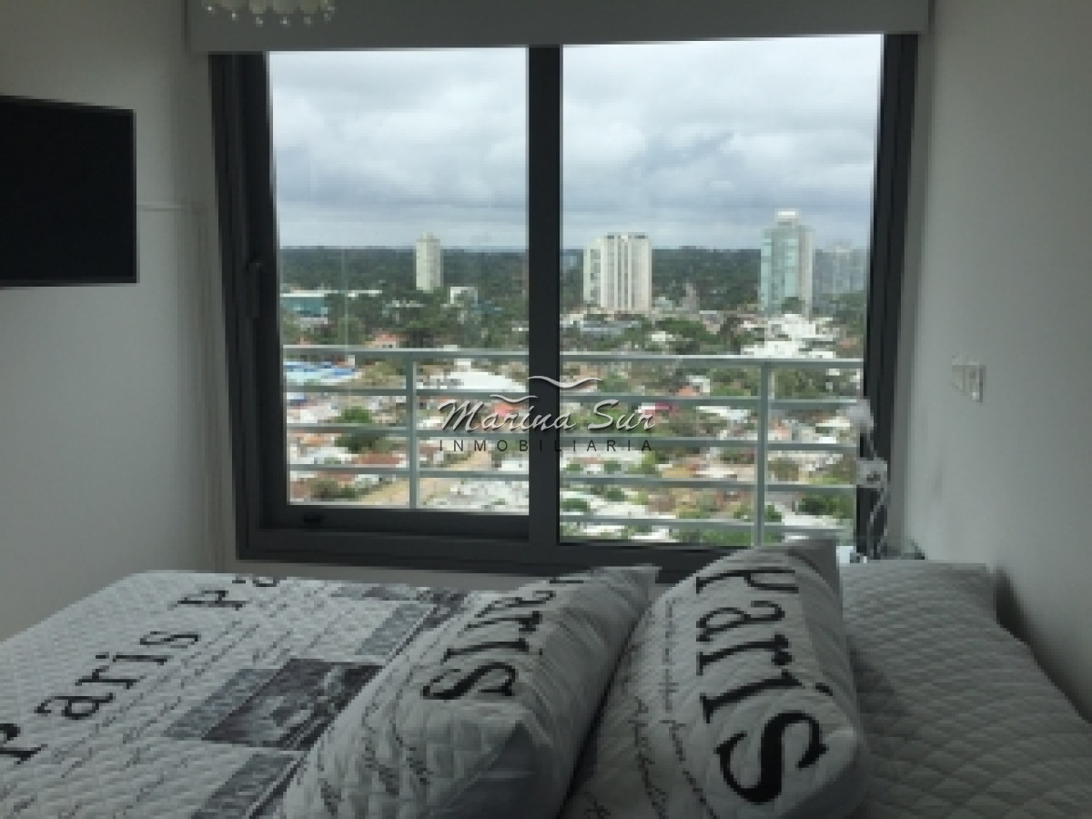 Apartamento ID.47 - Unidad disponible para la venta y alquiler temporal, Playa Mansa, Punta del Este, Uruguay.