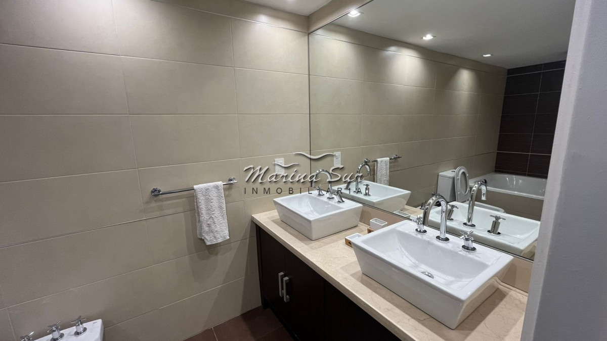 Apartamento ID.18 - Alquilo por temporada apartamento de tres dormitorios con todos los servicios del edificio Imperiale III.