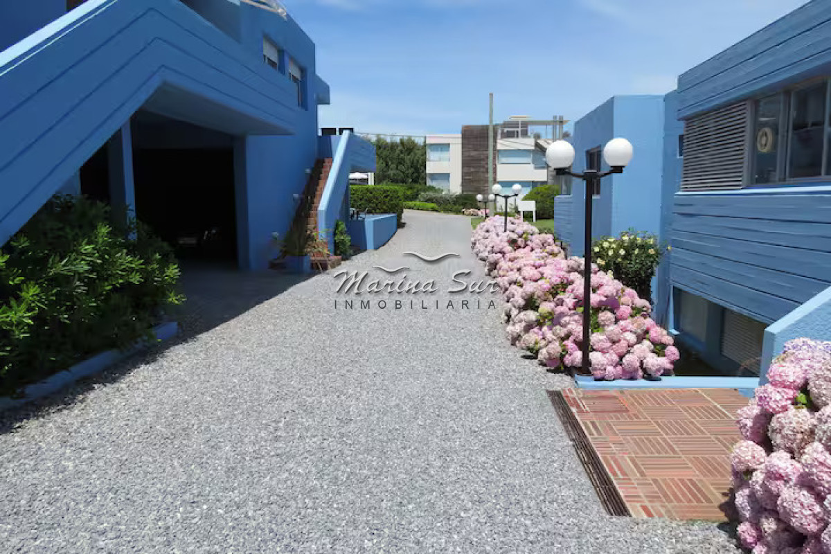 Apartamento ID.22 - Vendo apartamento de 1 dormitorio y medio en Manantiales, Uruguay.