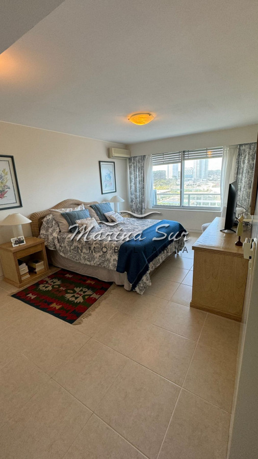 Apartamento ID.124 - Alquiler de Verano- Tiburón 1 - 3 dormitorios más servicio con baño