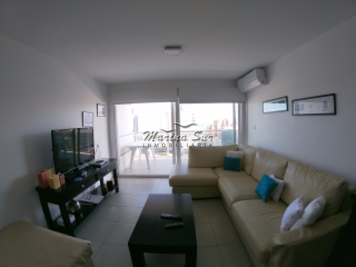 Apartamento ID.45 - Alquilo por temporada apartamento de dos dormitorios con parrillero en edificio de categoria.
