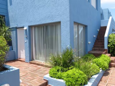 Vendo apartamento de 1 dormitorio y medio en Manantiales, Uruguay.