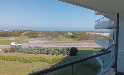 Apartamento de tres dormitorios, en una de las mejores zonas de Punta del Este.
