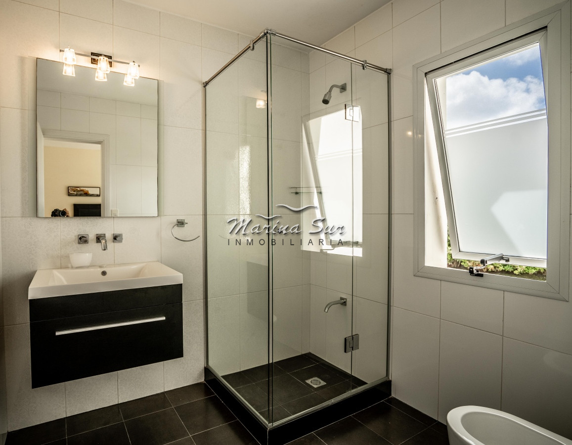 Casa ID.139 - Gran Casa en Venta en Boulevard Park - 4 dormitorios en suite