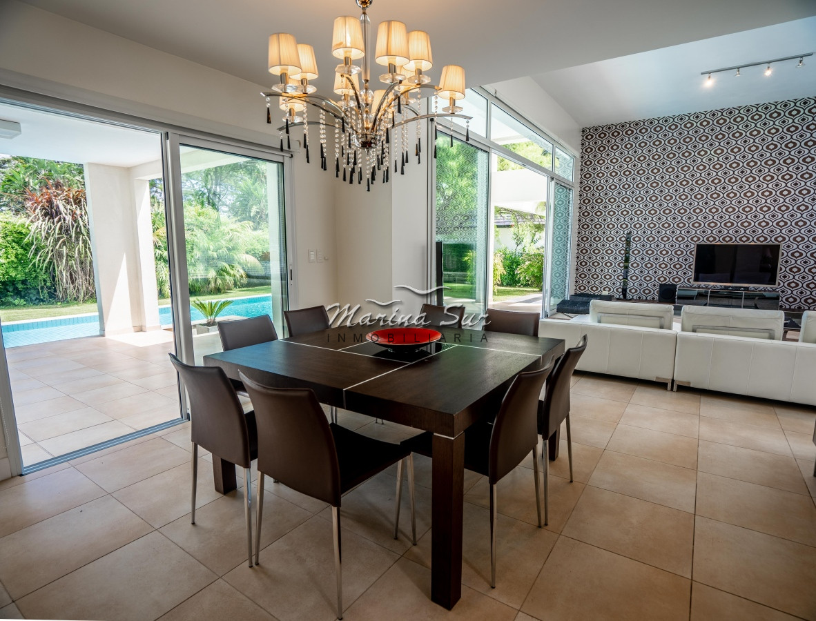 Casa ID.139 - Gran Casa en Venta en Boulevard Park - 4 dormitorios en suite