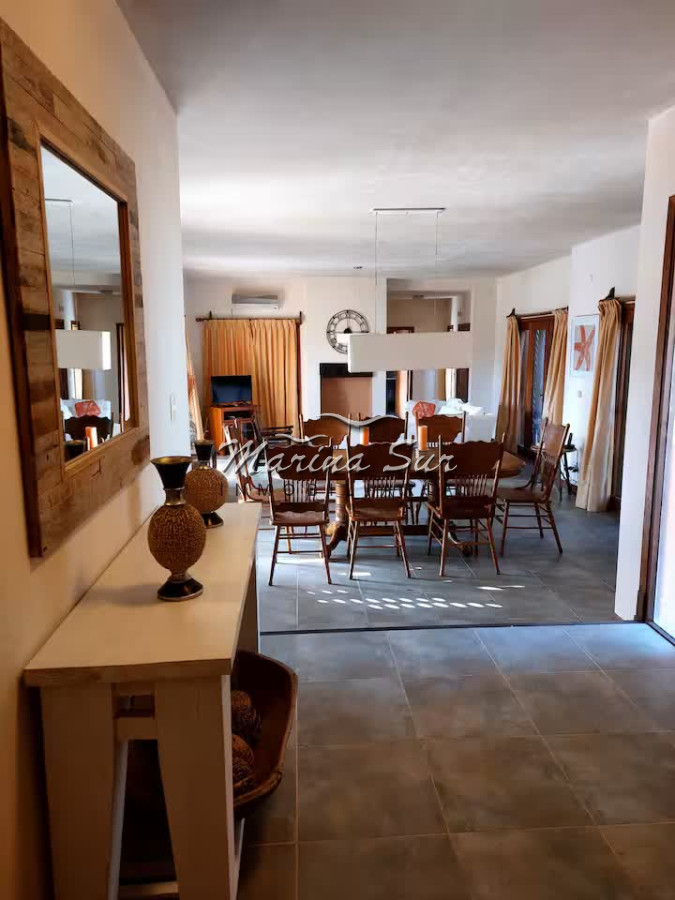 Casa ID.178 - Espectacular Casa Alquiler parada 30 Brava 4 Dormitorios en Suite más Dependencia Completa