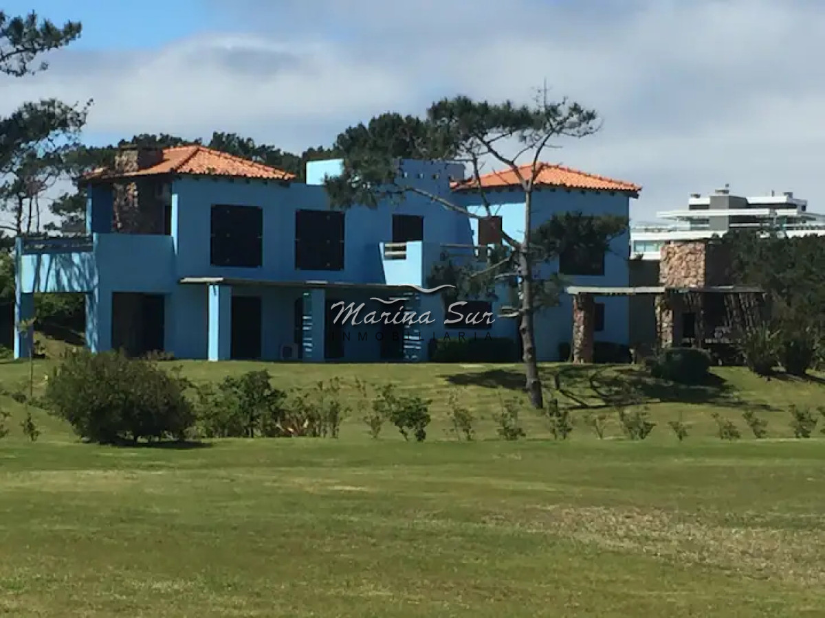 Casa ID.177 - Espectacular Casa Alquiler parada 30 Brava 3 Dormitorios en Suite más Dependencia Completa