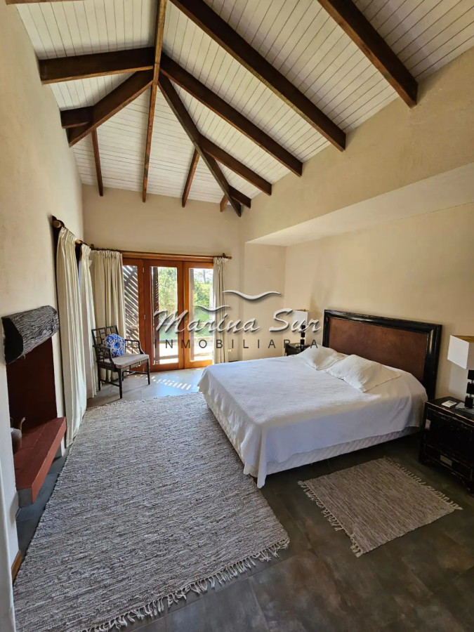 Casa ID.177 - Espectacular Casa Alquiler parada 30 Brava 3 Dormitorios en Suite más Dependencia Completa