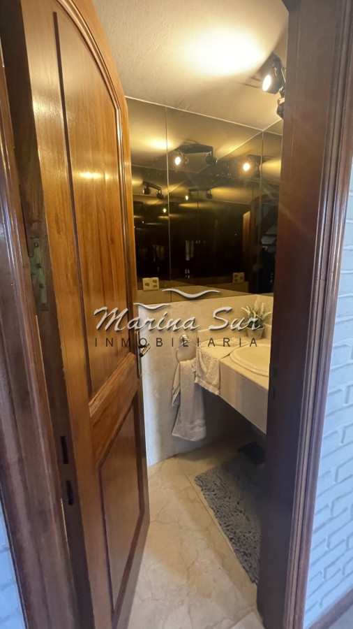 Casa ID.4 - Casa de cuatro dormitorios, cinco baños, parrillero, piscina, 