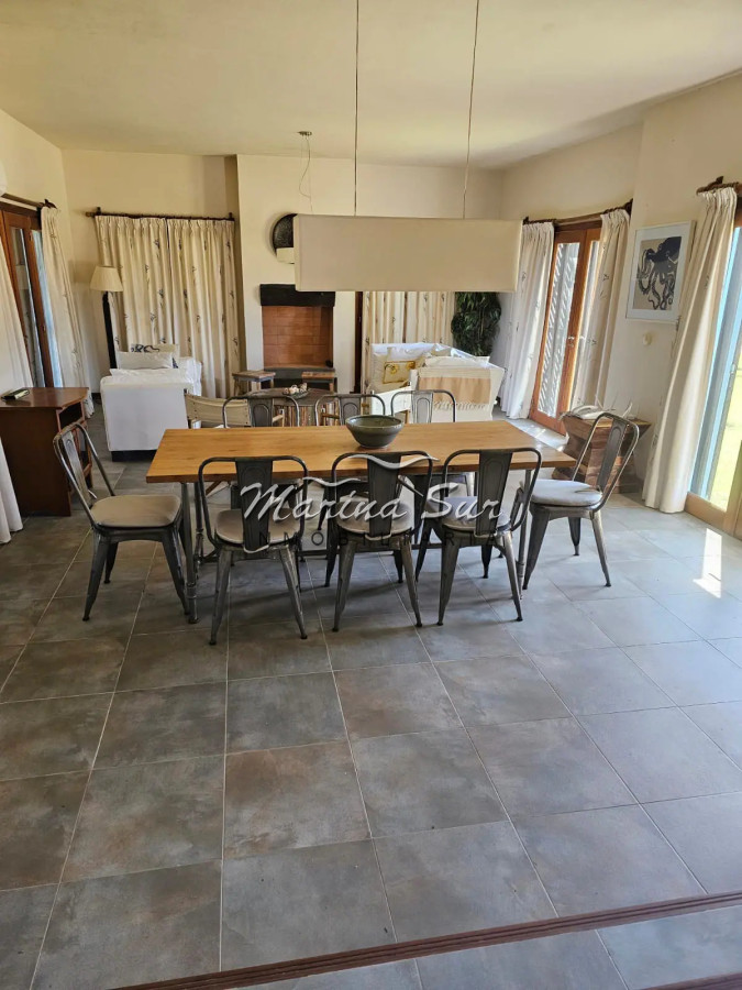 Casa ID.177 - Espectacular Casa Alquiler parada 30 Brava 3 Dormitorios en Suite más Dependencia Completa
