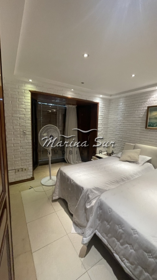 Casa ID.4 - Casa de cuatro dormitorios, cinco baños, parrillero, piscina, 