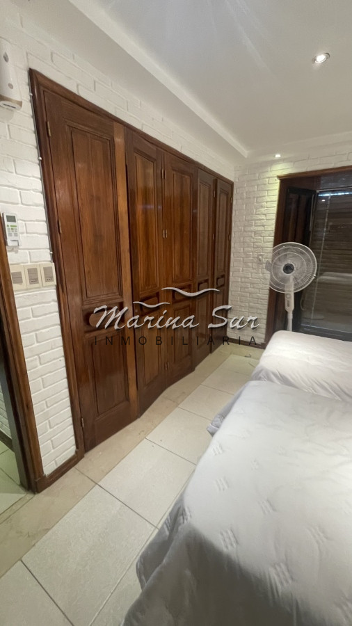 Casa ID.4 - Casa de cuatro dormitorios, cinco baños, parrillero, piscina, 