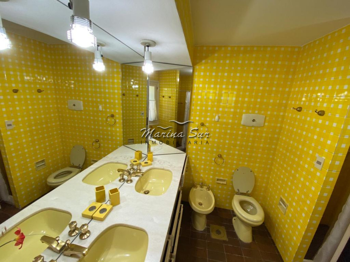 Casa ID.12 - Hermosa casa construida en sistema tradicional, zona residencial de Punta del Este cercana a colegios, Shopping, Playa.