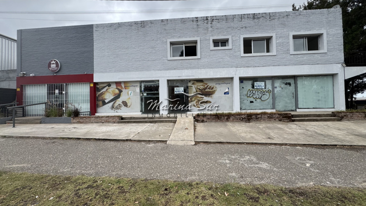 Local Comercial ID.306 - renta 13 porciento de renta 3 locales unidos ideal supermercado y viviendas en planta superior