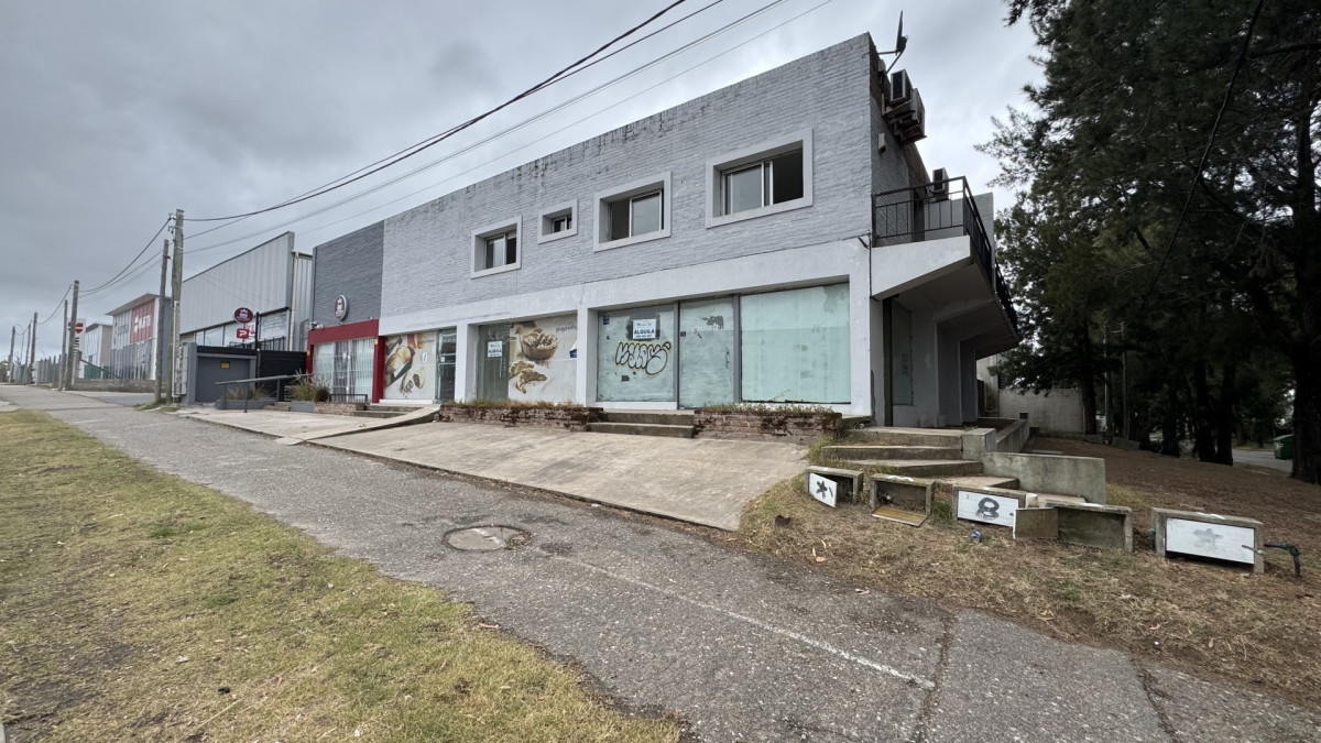 renta 13 porciento de renta 3 locales unidos ideal supermercado y viviendas en planta superior