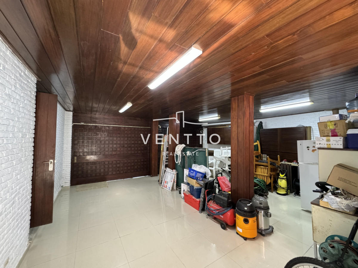 Casa ID.26 - Casa en Venta 4 suites Cantegril Playa Mansa Punta del Este