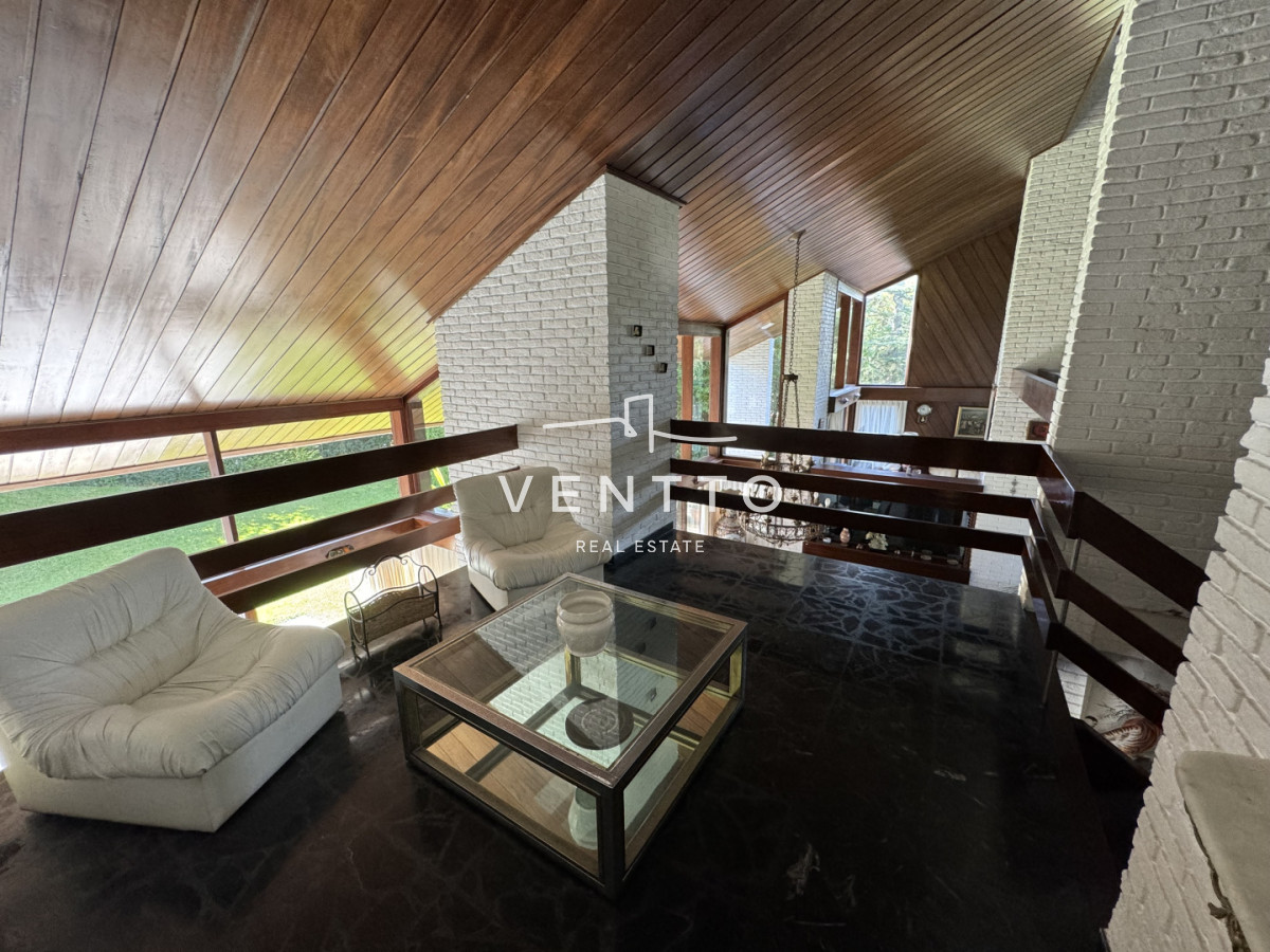 Casa ID.26 - Casa en Venta 4 suites Cantegril Playa Mansa Punta del Este