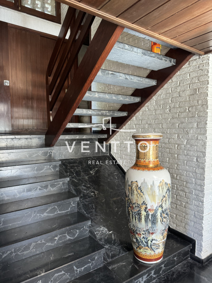 Casa ID.26 - Casa en Venta 4 suites Cantegril Playa Mansa Punta del Este