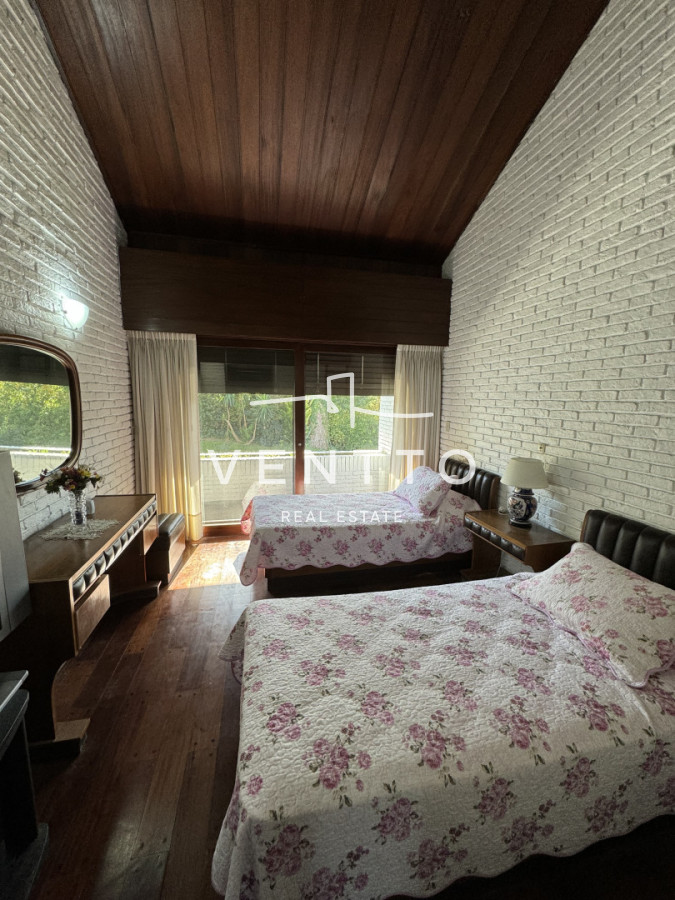 Casa ID.26 - Casa en Venta 4 suites Cantegril Playa Mansa Punta del Este