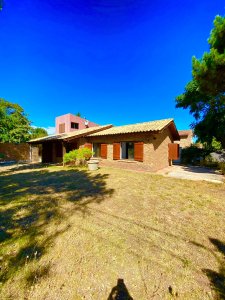 Casa en venta a pasos del mar en Tio Tom Punta Ballena. 