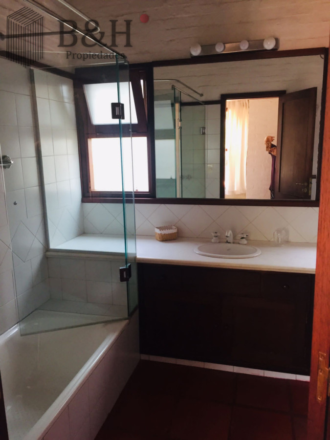 Casa ID.7636 - Casa alquiler venta Montoya 
