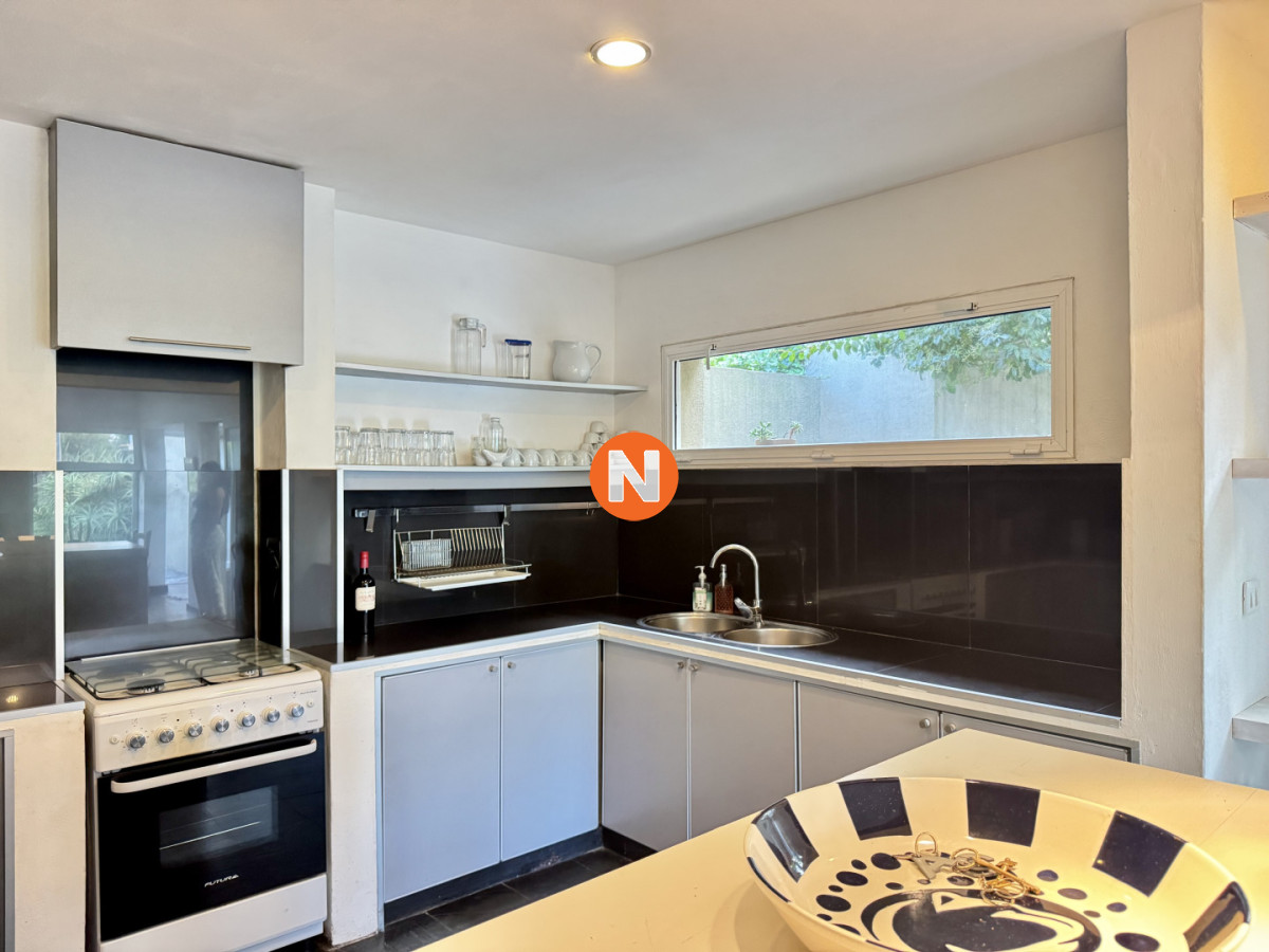 Casa Ref.225756 - Exclusiva Residencia en Venta en Manantiales, a Pasos de Playa Bikini