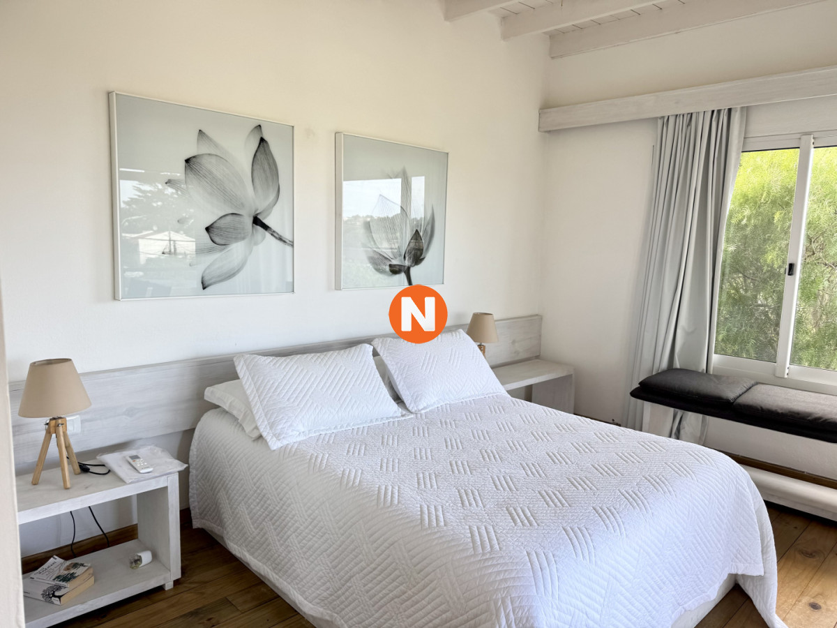 Casa Ref.225756 - Exclusiva Residencia en Venta en Manantiales, a Pasos de Playa Bikini